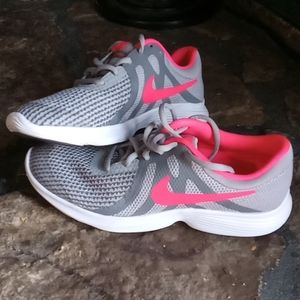 Brand new NIKE Girls Revolution 4 running shoe  , 4.5y